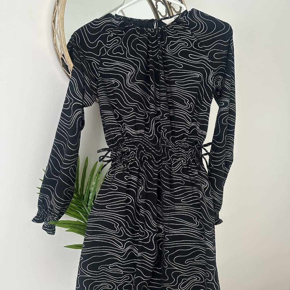 H&M Black and Silver Swirl Long Sleeve Dress
